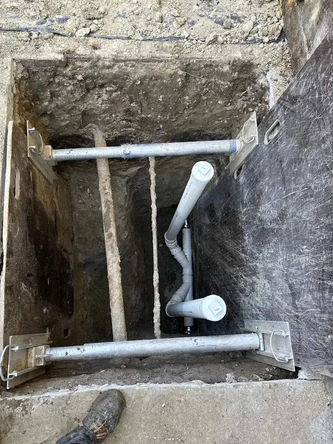 Experienced plumber completing Drain Cleaning work in Lawndale